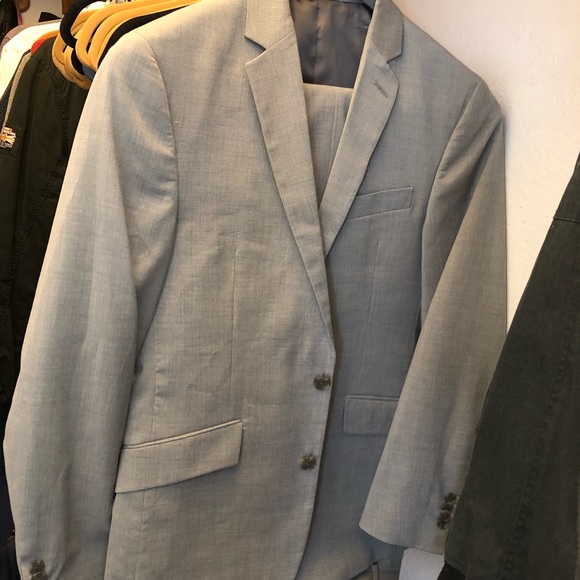 Kenneth Cole Reaction Other - Kenneth Cole Mens light grey suit set 36/29 Kenneth Cole Reaction Other - Kenneth Cole Mens light grey suit set 36/29